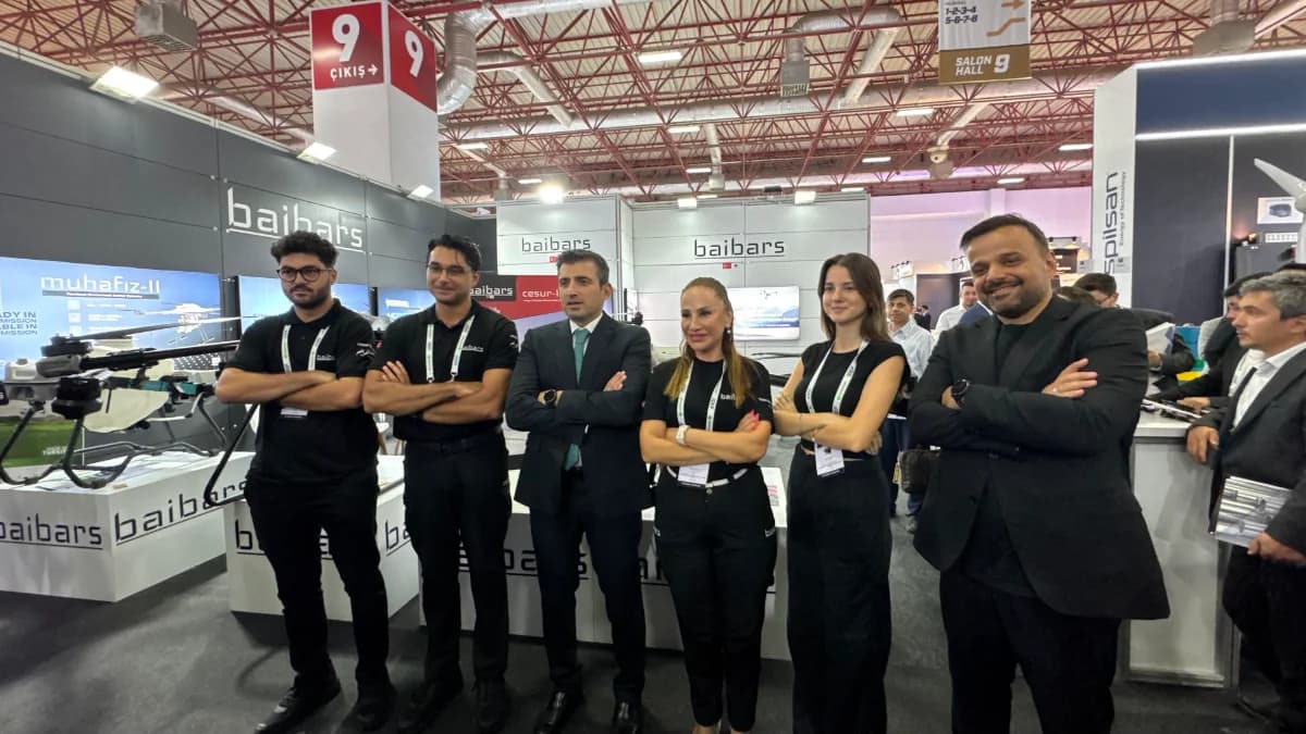 IDEF 2025’te Selçuk Bayraktar baibars'ı ziyaret etti